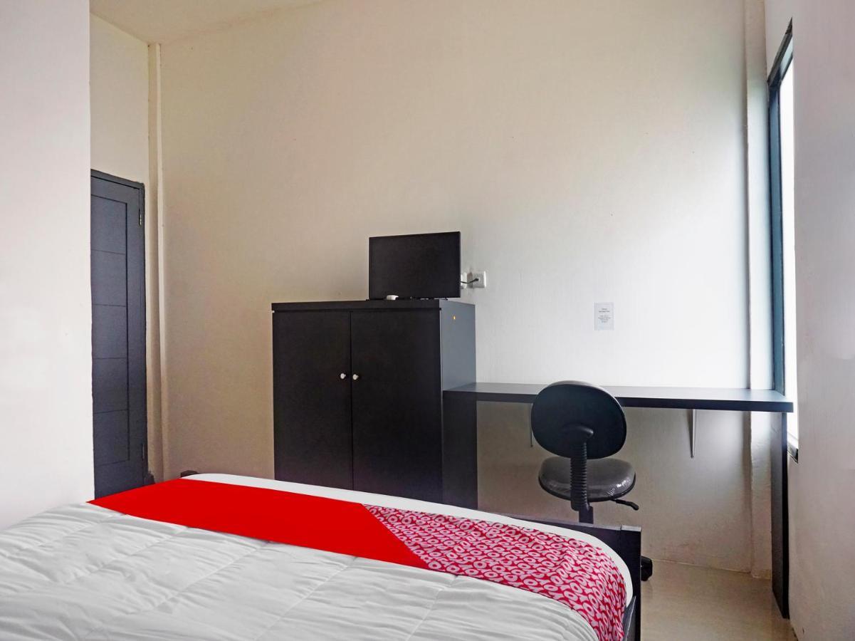 Oyo 91412 Ameera Inn Syariah Cakarta Dış mekan fotoğraf
